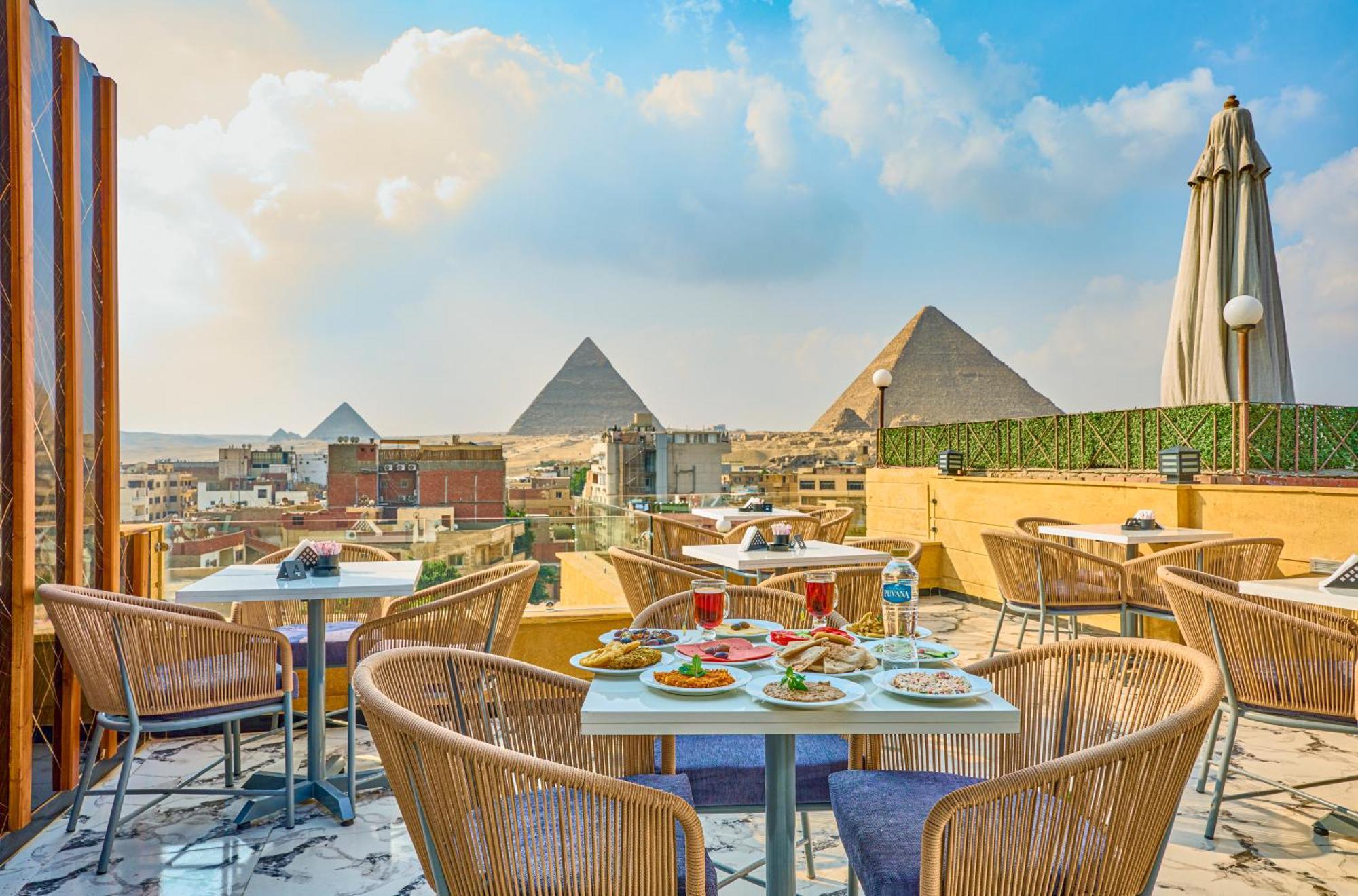 Cleopatra Tower Pyramid View 호텔 Kafret el-Gabal 외부 사진